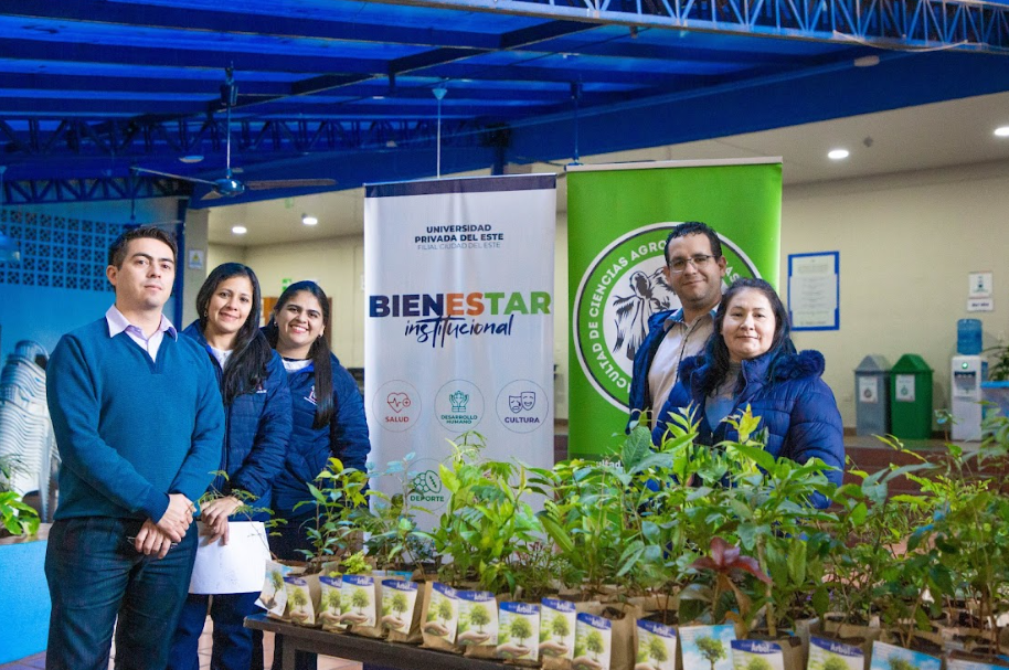 UPE celebra el Día del Árbol con entrega de plantines y fomenta la conciencia ambiental