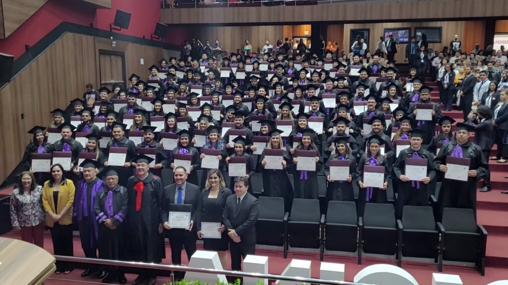 La UPE CDE celebra la Graduación 2023 de la carrera de Medicina
