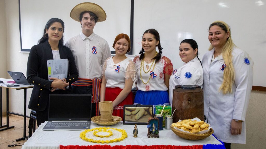 Estudiantes de Medicina de la UPE se destacan en Feria de Antropología Cultural
