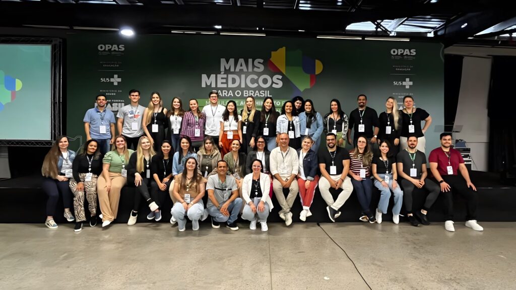 Egresados de Medicina UPE CDE celebran trabajo profesional en “Mais Médicos“ en Brasil
