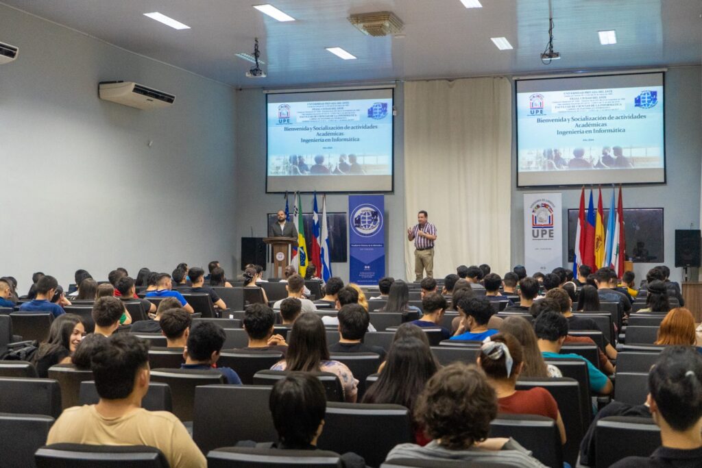 La Facultad de Ciencias de la Informática de la UPE CDE da la Bienvenida a sus Estudiantes