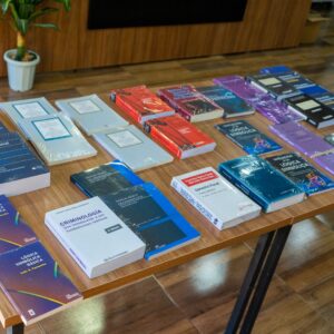 Nuevos libros de Derecho para la Biblioteca Central de la UPE CDE