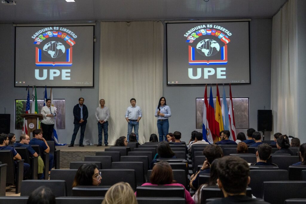 UPE CDE Informa sobre Proceso de Acreditación ANEAES en Charla Especializada