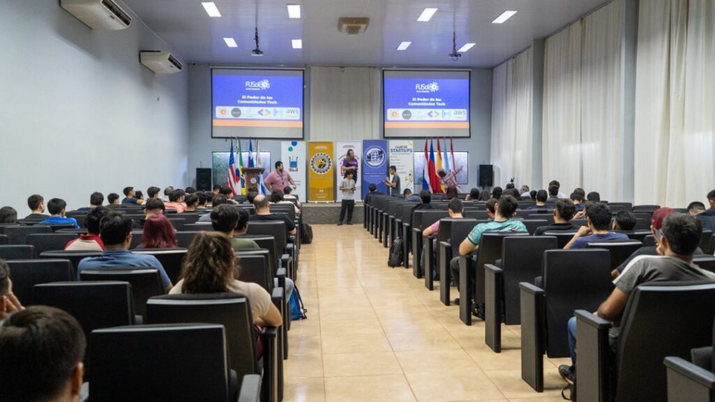 La UPE recibió al Festival Latinoamericano de Instalación de Software Libre