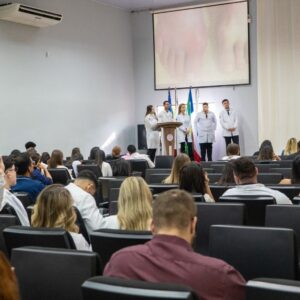 Medicina UPE: Estudiantes defienden casos clínicos en prueba de Patología Médica Quirúrgica