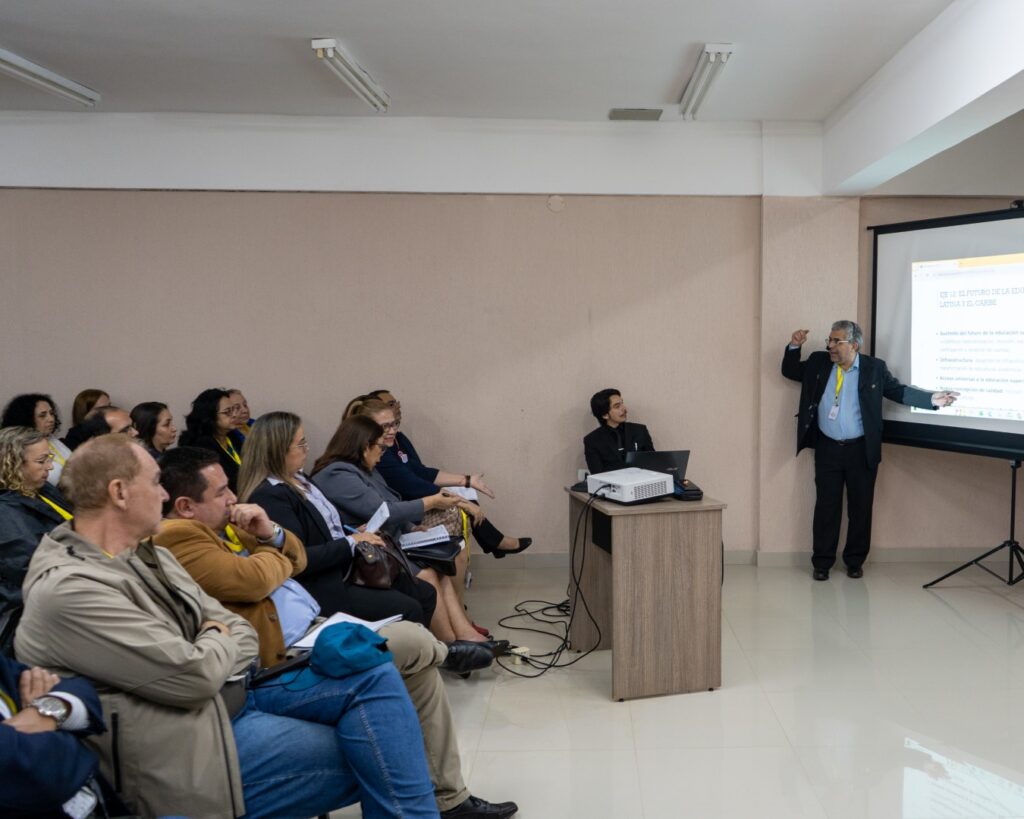 Charla de socialización de la Declaración CRES +5 y de la nueva normativa de Créditos Académicos por parte del CONES en CDE