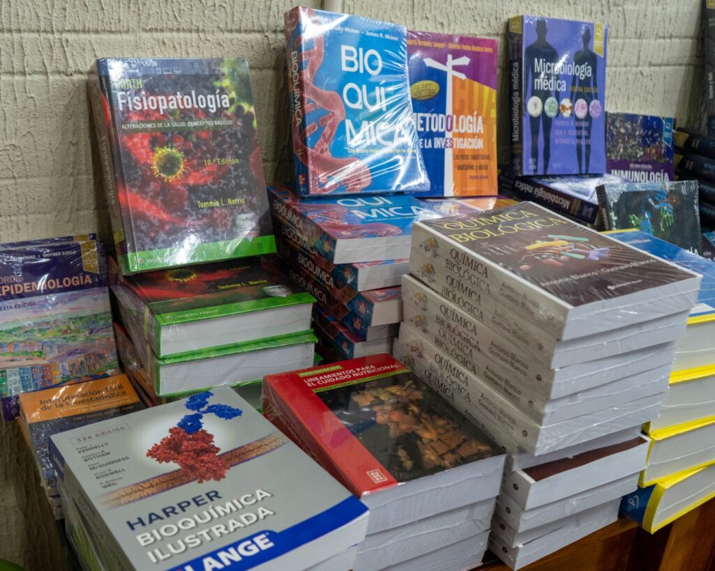 Nuevos Libros de Medicina para la Biblioteca de UPE CDE