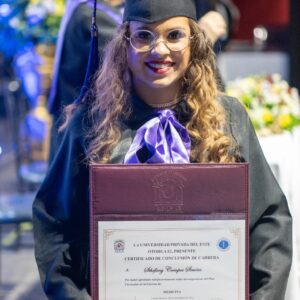 Ceremonia de Graduación de Medicina UPE: Un Paso Hacia el Futuro Profesional