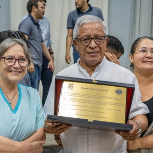 Homenaje al Dr. Enrique Bolado: Reconocimiento a su trayectoria y legado en la UPE CDE