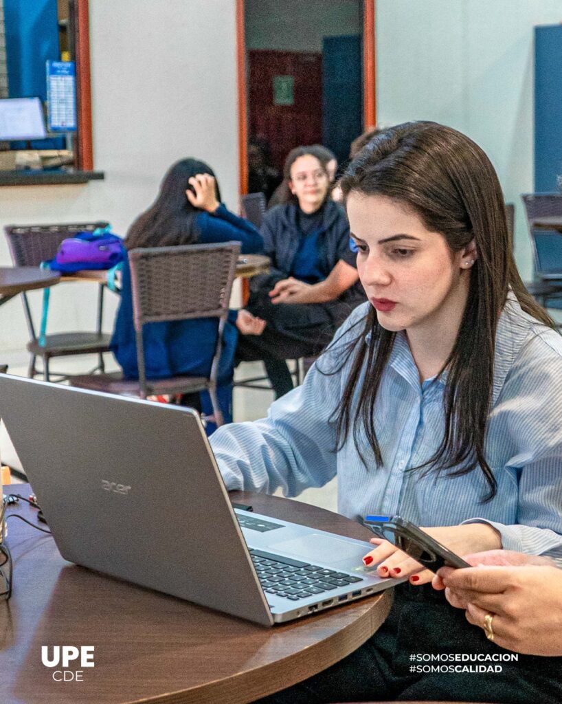 Espacios que impulsan tu rendimiento: estudiá con acompañamiento en la UPE CDE