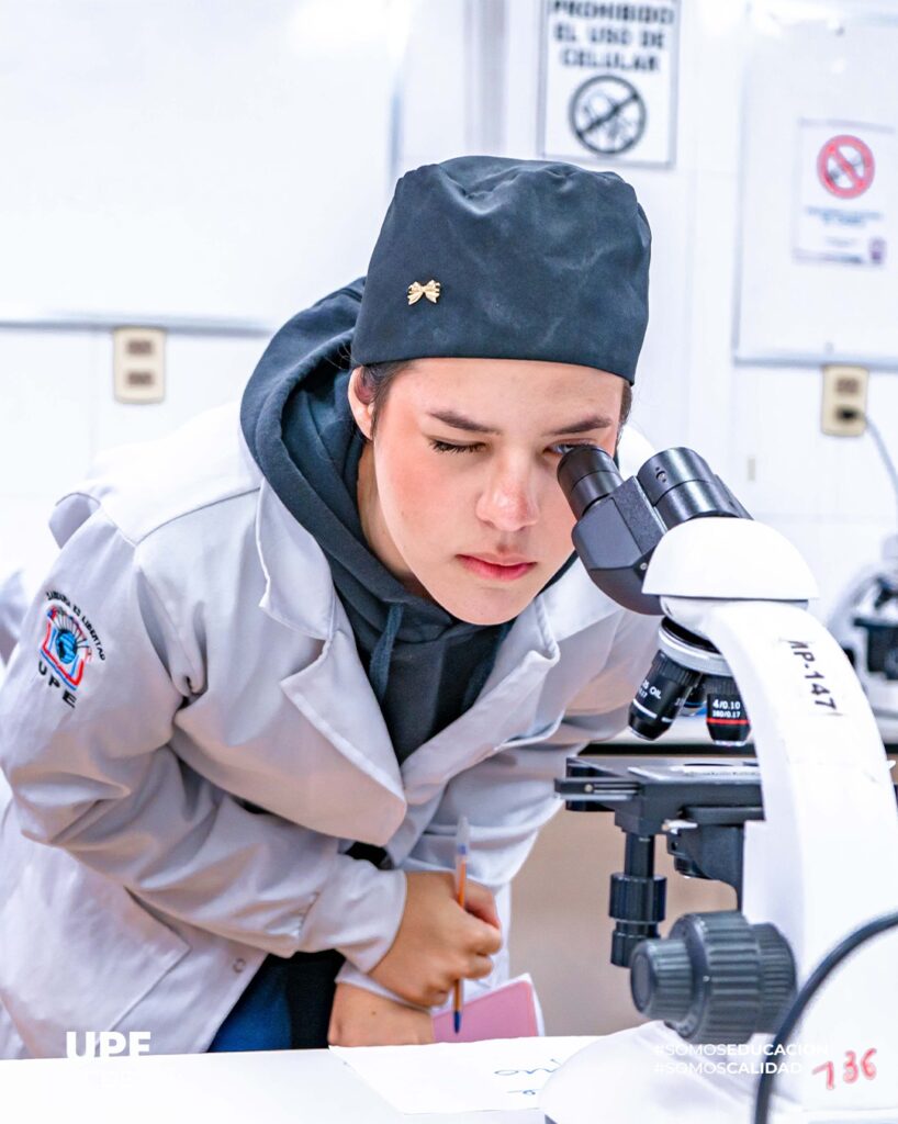 Formación científica rigurosa desde la Histología en la Facultad de Ciencias Médicas “Prof. Dr. Manuel Riveros”