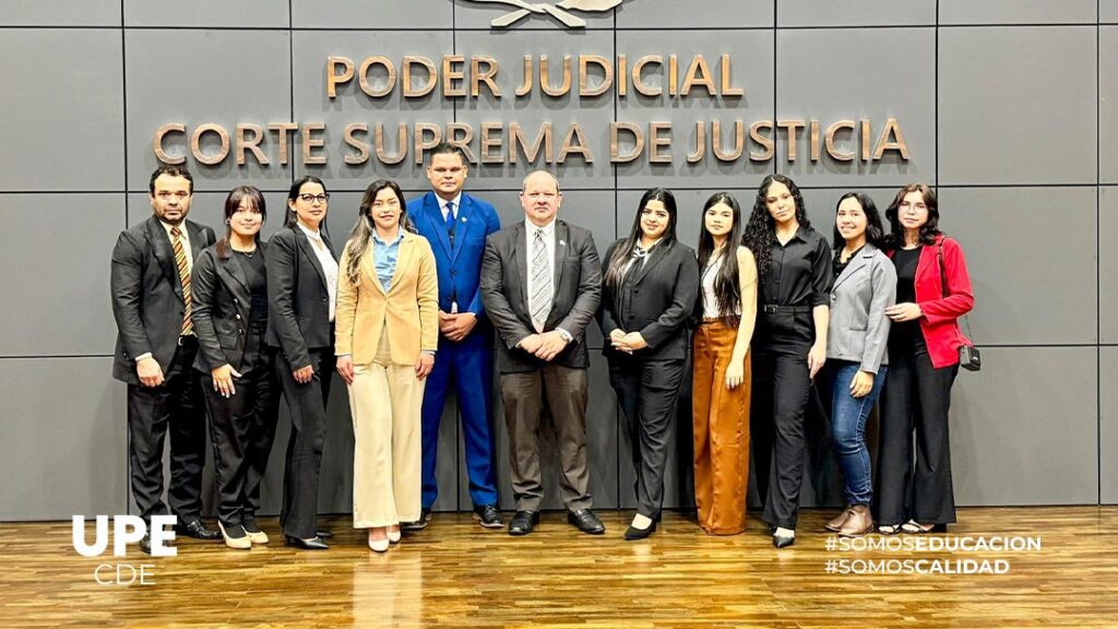 Estudiantes de Derecho de la UPE CDE visitan el Palacio de Justicia