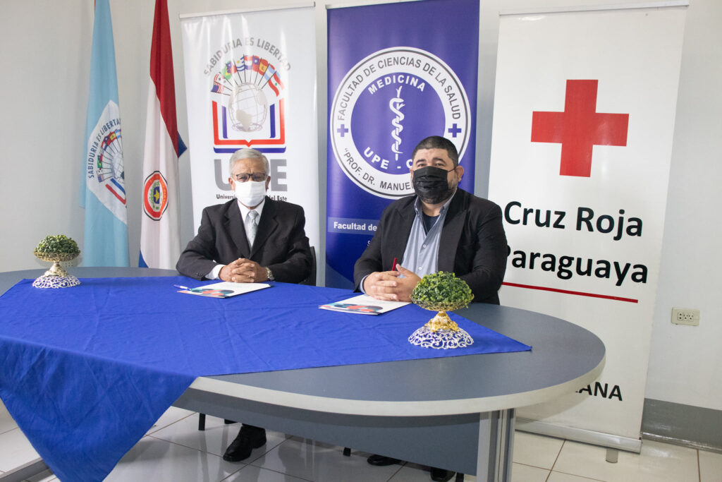 Firma de Convenio entre la Facultad de Ciencias de la Salud y la Cruz Roja Paraguaya