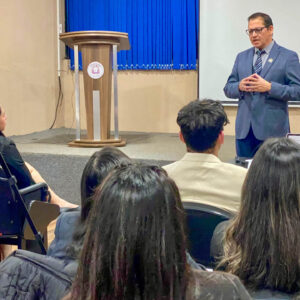 Examen Final de Oratoria I – Estudiantes de Derecho fortalecen sus competencias discursivas