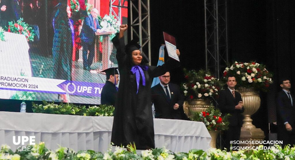 Graduación de Medicina en la UPE CDE: compromiso, vocación y excelencia al servicio de la comunidad