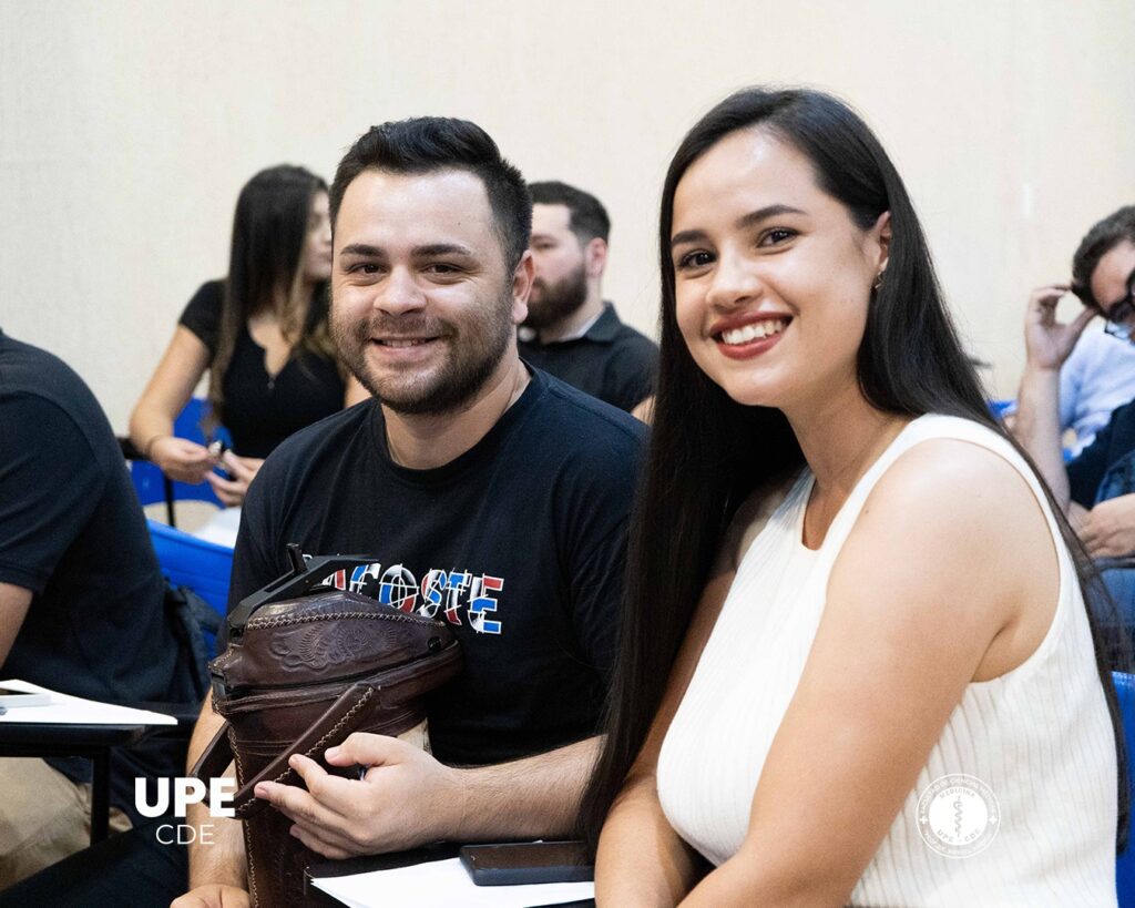 UPE CDE ofrece bolsa de trabajo a egresados de Medicina como monitores