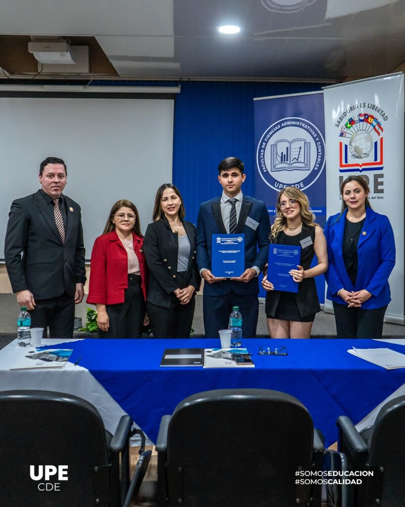 Estudiantes de la Facultad de Ciencias Administrativas y Contables presentaron Trabajos Finales de Grado en la UPE CDE