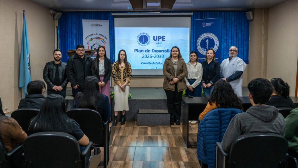 Docentes y funcionarios definen ejes para el Plan de Desarrollo 2026–2030 de la Carrera de Medicina