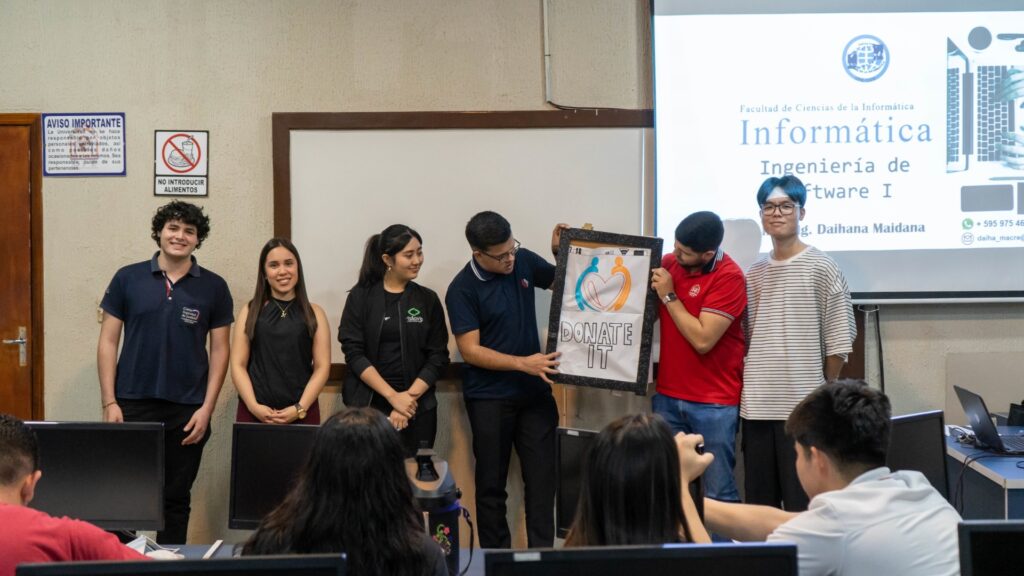 Estudiantes de Ingeniería en Informática de la UPE CDE ponen en práctica la innovación con prototipos de baja fidelidad