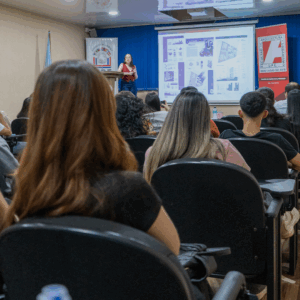 Facultad de Arquitectura de la UPE CDE fortalece competencias en representación gráfica con la Charla Técnica: “Códigos Visuales”
